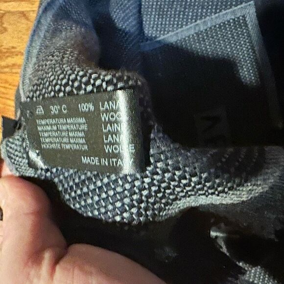 Versace Medusa Wool Scarf Throw Decor - Picture 6 of 6